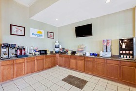 Days Inn by Wyndham Bay City