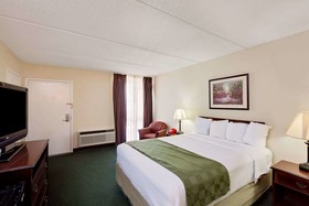 Days Inn by Wyndham Bay City
