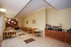 Days Inn by Wyndham Bay City
