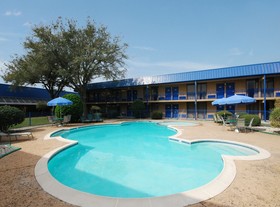 Days Inn by Wyndham Bay City