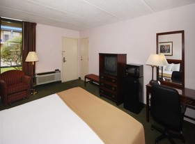 Days Inn by Wyndham Bay City