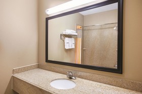 La Quinta Inn & Suites by Wyndham Bay City
