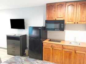 Americas Best Value Inn and Suites Mont Belvieu