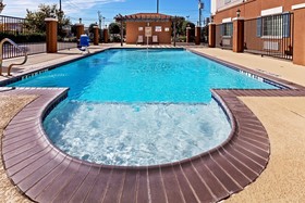 Candlewood Suites Baytown