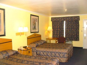 Days Inn by Wyndham Baytown Garth Road I10 East