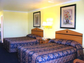 Days Inn by Wyndham Baytown Garth Road I10 East