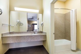 Days Inn by Wyndham Baytown East