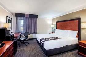La Quinta Inn & Suites by Wyndham Houston Baytown East
