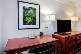La Quinta Inn & Suites by Wyndham Houston Baytown East