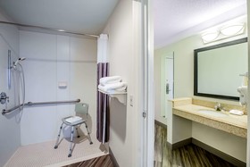 La Quinta Inn & Suites by Wyndham Houston Baytown East