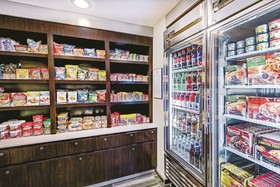 La Quinta Inn & Suites by Wyndham Houston Baytown East