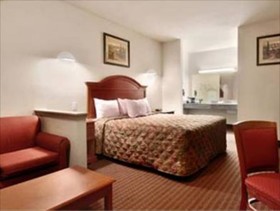 Palace Inn Baytown @ TX-330 Spur & Rollingbrook