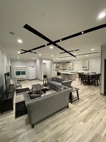 Days Inn & Suites by Wyndham Beaumont West / I-10 & Walden