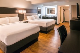 Holiday Inn Beaumont-Plaza I-10 & Walden