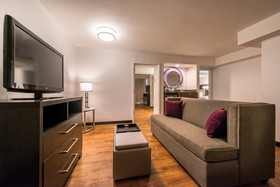 Holiday Inn Beaumont-Plaza I-10 & Walden