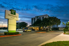 Holiday Inn Beaumont-Plaza I-10 & Walden