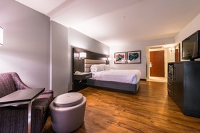 Holiday Inn Beaumont-Plaza I-10 & Walden