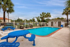 OYO Townhouse Beaumont Medical Center Area