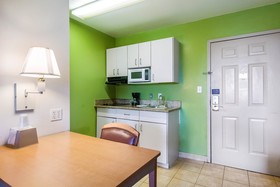 OYO Townhouse Beaumont Medical Center Area