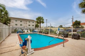 OYO Townhouse Beaumont Medical Center Area