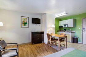 OYO Townhouse Beaumont Medical Center Area