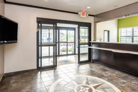 OYO Townhouse Beaumont Medical Center Area