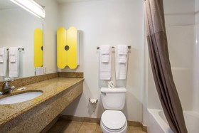 OYO Townhouse Beaumont Medical Center Area