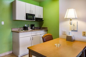 OYO Townhouse Beaumont Medical Center Area