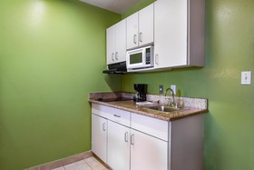 OYO Townhouse Beaumont Medical Center Area