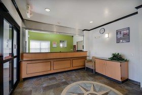 OYO Townhouse Beaumont Medical Center Area