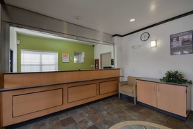 OYO Townhouse Beaumont Medical Center Area