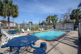 OYO Townhouse Beaumont Medical Center Area