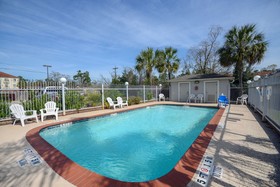 OYO Townhouse Beaumont Medical Center Area