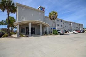 OYO Townhouse Beaumont Medical Center Area