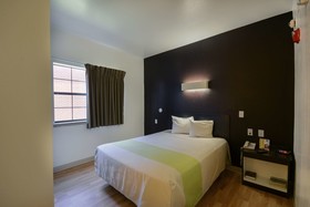 OYO Townhouse Beaumont Medical Center Area