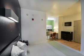 OYO Townhouse Beaumont Medical Center Area