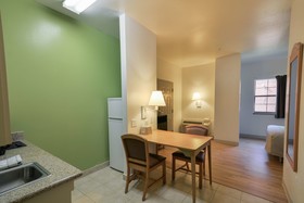 OYO Townhouse Beaumont Medical Center Area