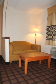 Super 8 by Wyndham Beaumont
