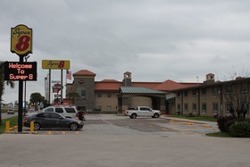 Super 8 by Wyndham Beaumont