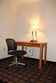 Super 8 by Wyndham Beaumont