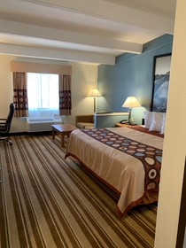Super 8 by Wyndham Beaumont