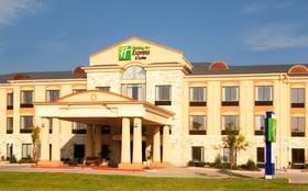 Holiday Inn Express Beeville
