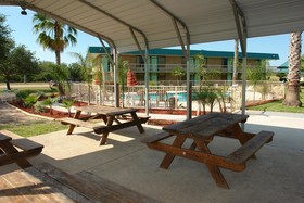 Sky-Palace Inn & Suites by Jasper Beeville