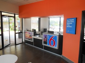 Sky-Palace Inn & Suites by Jasper Beeville
