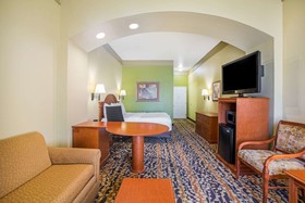 La Quinta Inn & Suites by Wyndham Belton - Temple South