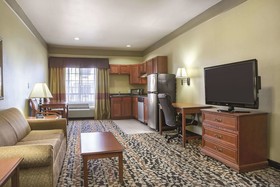 La Quinta Inn & Suites by Wyndham Belton - Temple South