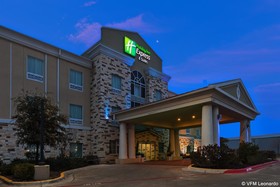 Holiday Inn Express Hotel & Suites Brady