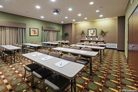 Holiday Inn Express Hotel & Suites Brady
