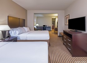 Holiday Inn Express Hotel & Suites Brady
