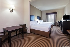 Holiday Inn Express Hotel & Suites Brady